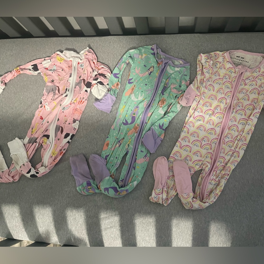 Little sleepies 6-12m bundle zippies
